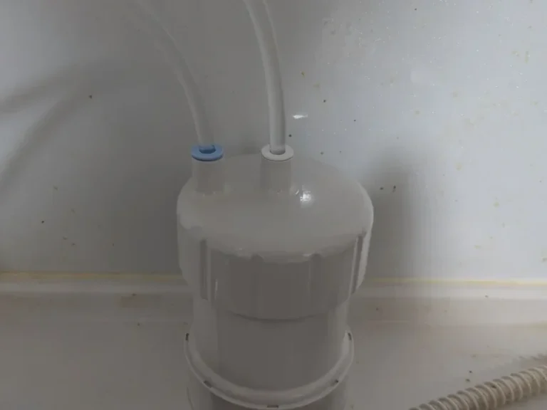 浄水器ゴクリアの本体